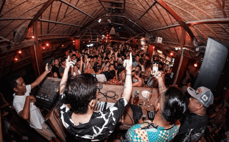 Siargao Nightlife: Top 9 Best Bars & Party Schedule 2024
