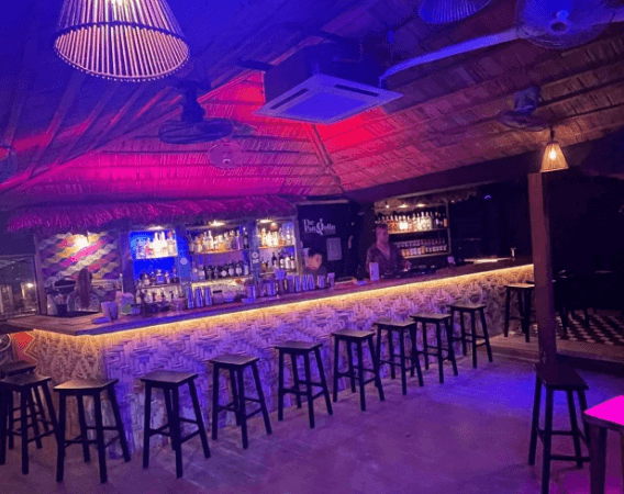 Pangolin Bar El Nido