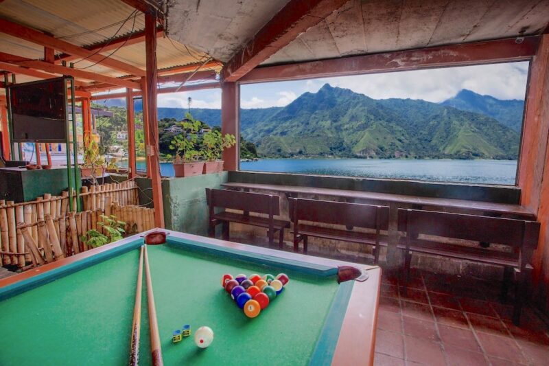 San Pedro La Laguna Nightlife: Best Bars