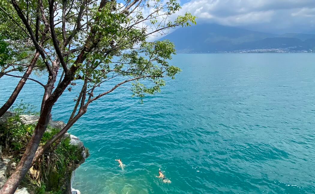 Is it safe to swim in Lake Atitlan?