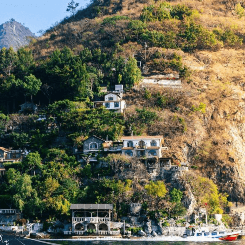 Best Hotel in Lake Atitlan: La Casa del Mundo