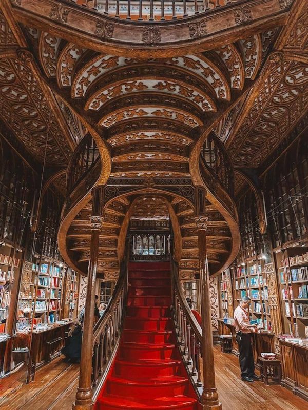 Best time to visit Livraria Lello Without The Crowds