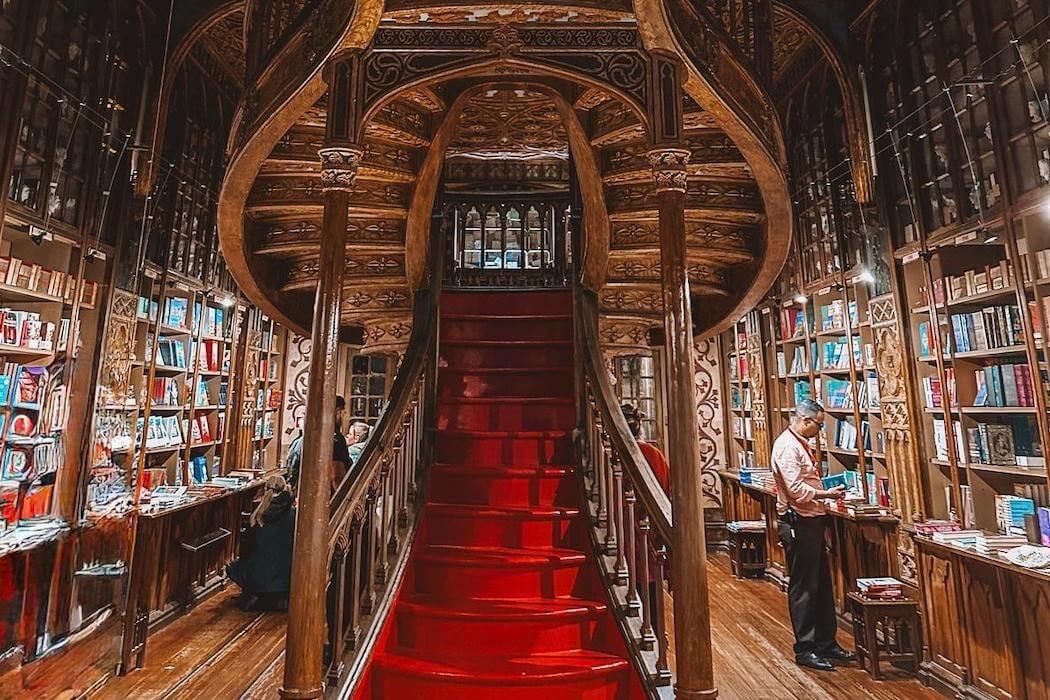 Best Time To Visit Livraria Lello in Porto