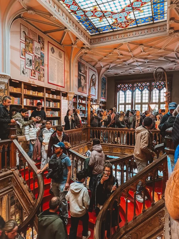 Crowds in Livraria Lello Porto
