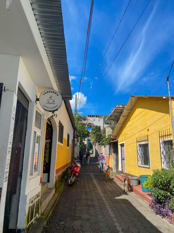 Coffee Shops in San Pedro La Laguna - Tornado's cafe